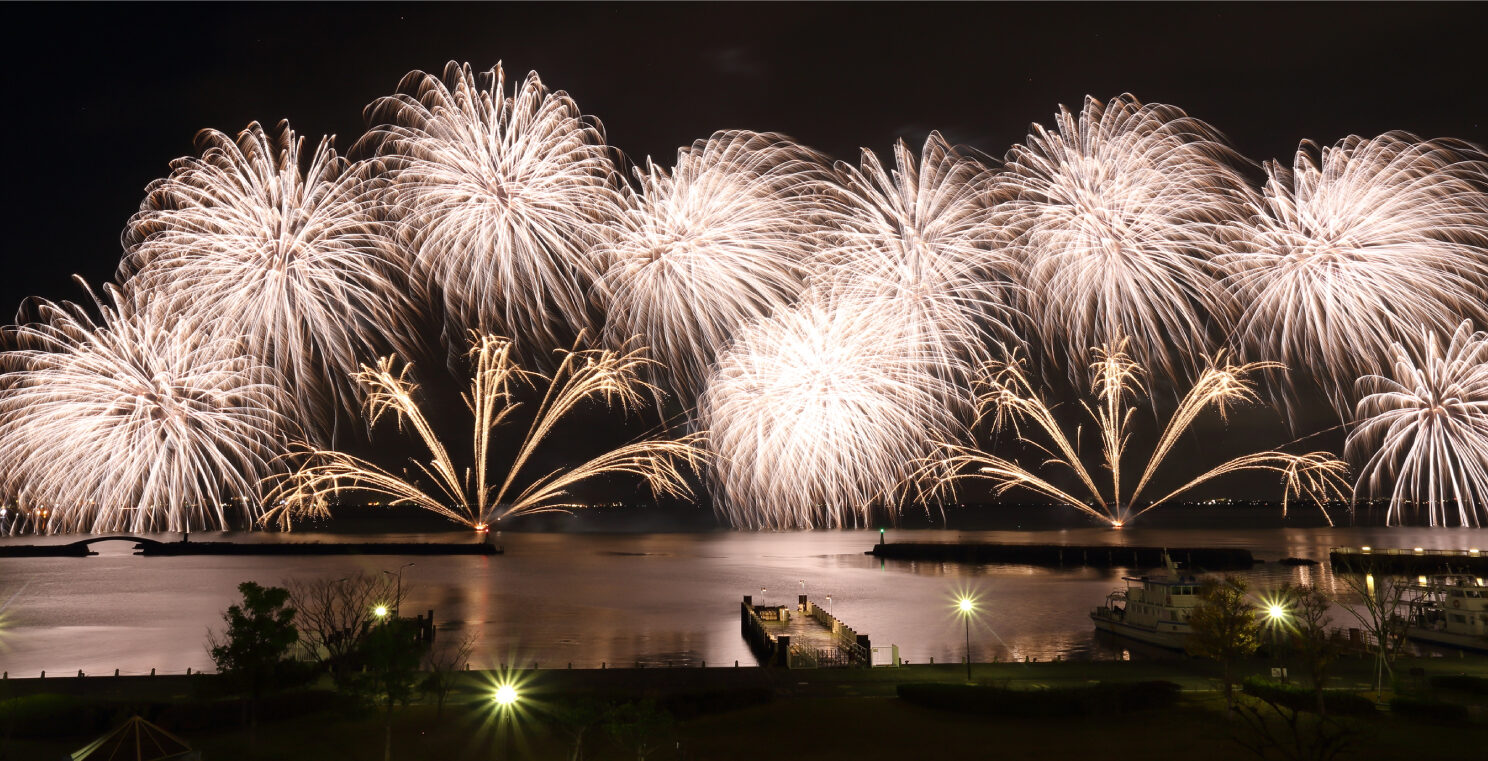 【2026年最新】琵琶湖花火大会の主催者は誰？混雑・フェンス問題の裏にある「実行委員会」の過酷な舞台裏と運営費用の真実
