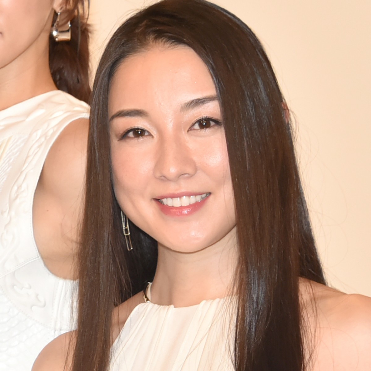 時代を射抜く眼差しと静かなる狂気——伊藤歩が駆け抜ける、表現者としての2026年現在地