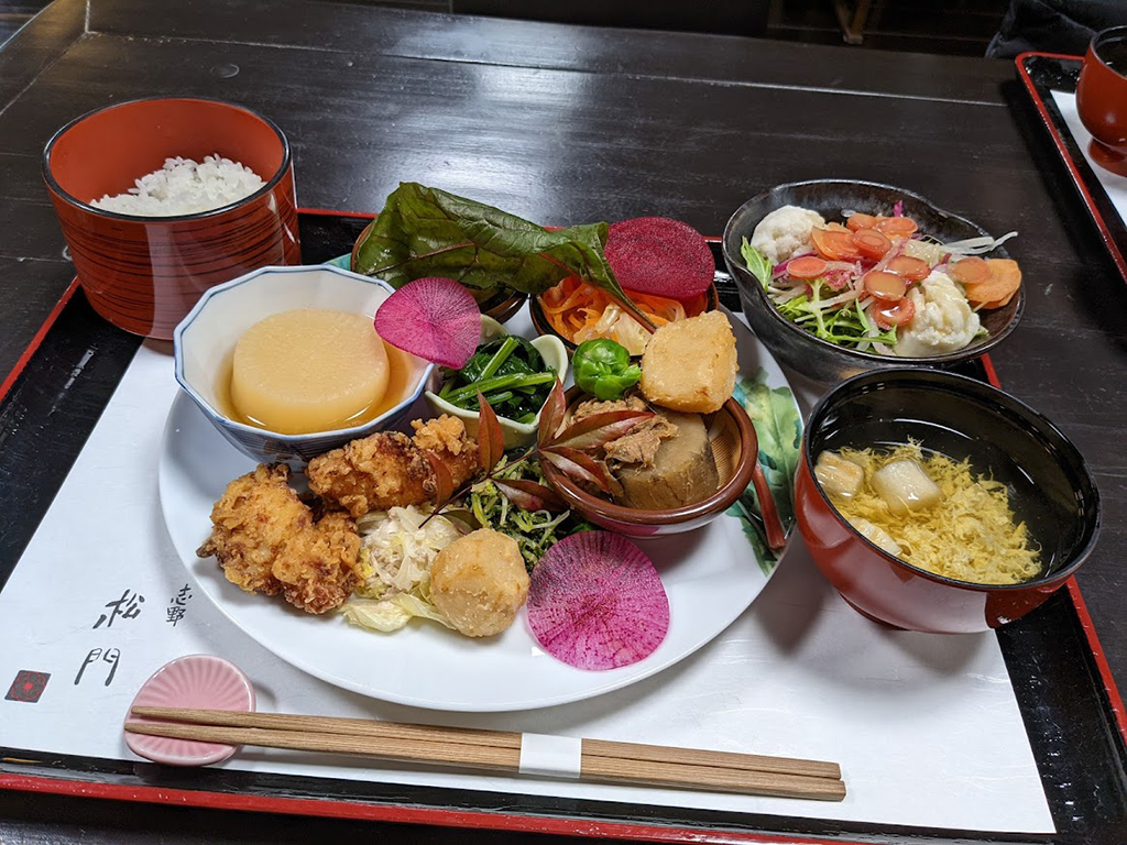 【2026最新】京都大原ランチ決定版！三千院周辺で本当に美味しい名店はどこ？