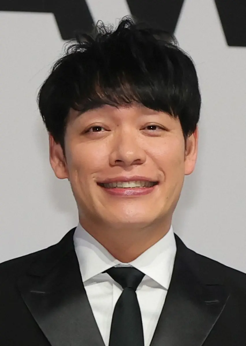 麒麟・川島明が朝の頂点に君臨する理由｜億超え年収と愛妻・田村の現在