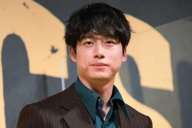 なぜ世界は塩顔に恋するのか？坂口健太郎が塗り替えた美の基準
