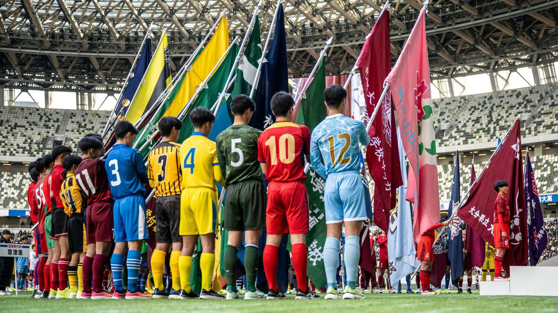 世界と日本のサッカー選手イケメンランキング！注目のスター徹底解剖