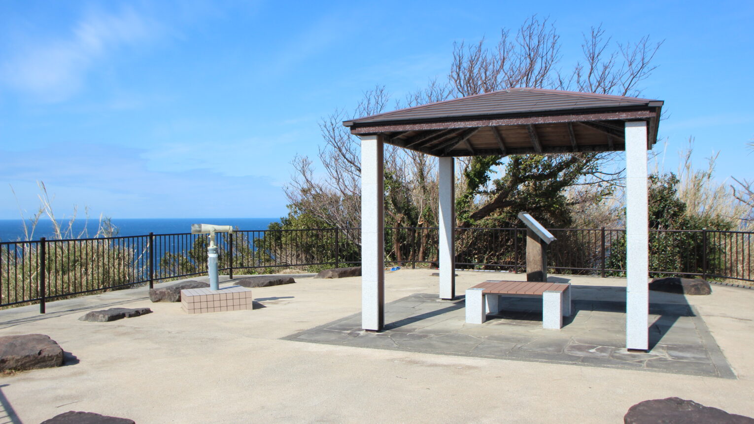 【2026最新】長崎・伊王島展望台の絶景と夕日！灯台＆岬カフェ巡り