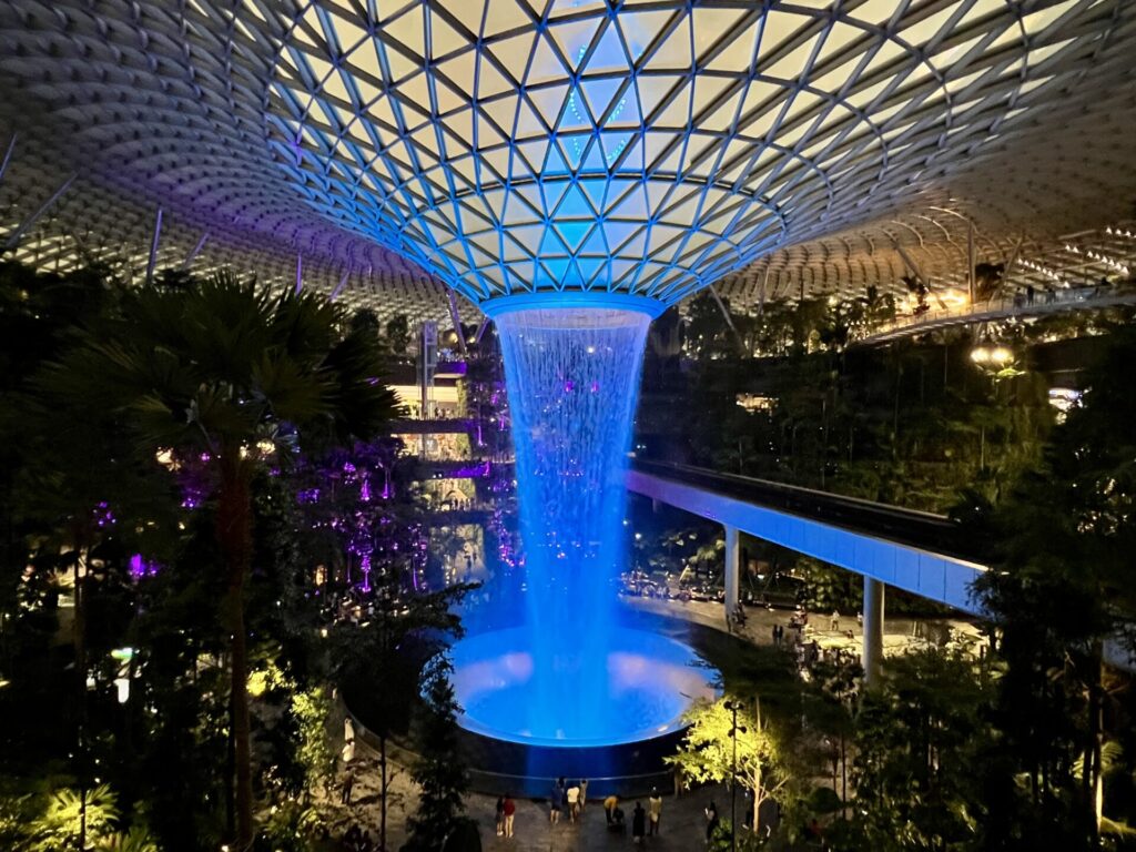2026最新｜世界一のチャンギ空港！乗り継ぎ満喫術と噂の真相