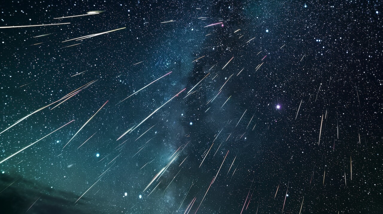 今夜の流れ星はいつ見える？方角やピーク時間と2026年最新観測ガイド