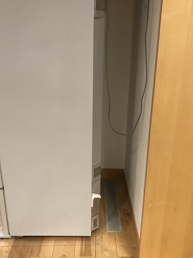 冷蔵庫裏の隙間は何Cmが正解？電気代が跳ね上がる「Ng設置」とプロ直伝の掃除術