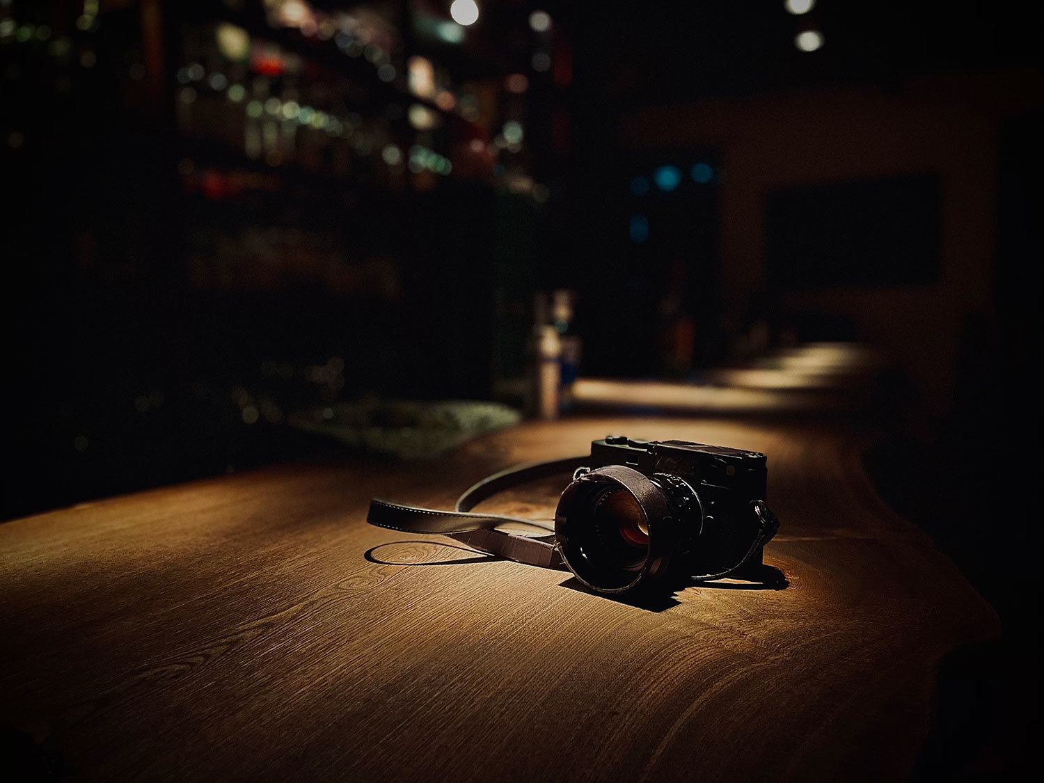 暗所で視界が消える・胸がざわつく理由とは？夜盲症の兆候と心理の闇