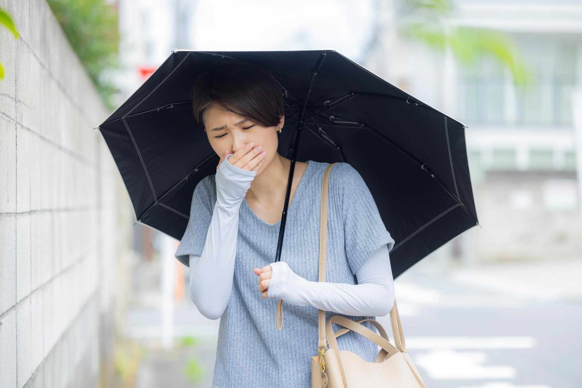 通勤途中に体調不良になったら？会社への連絡例文と引き返す基準を徹底解説
