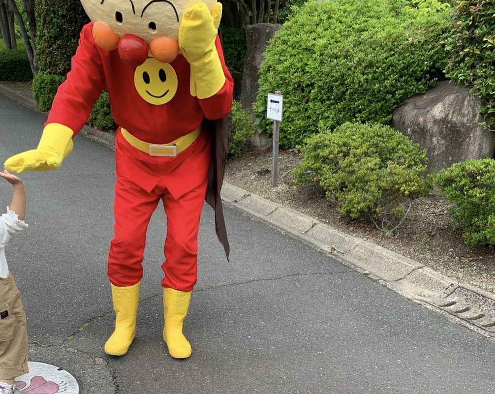 サモエドは飼うと後悔する？性格や価格相場・抜け毛のリアルを徹底解説
