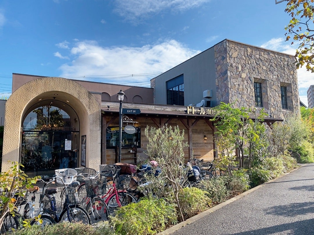 ドトール珈琲農園江戸川店を徹底解剖！通常店との違いと人気メニューの真価