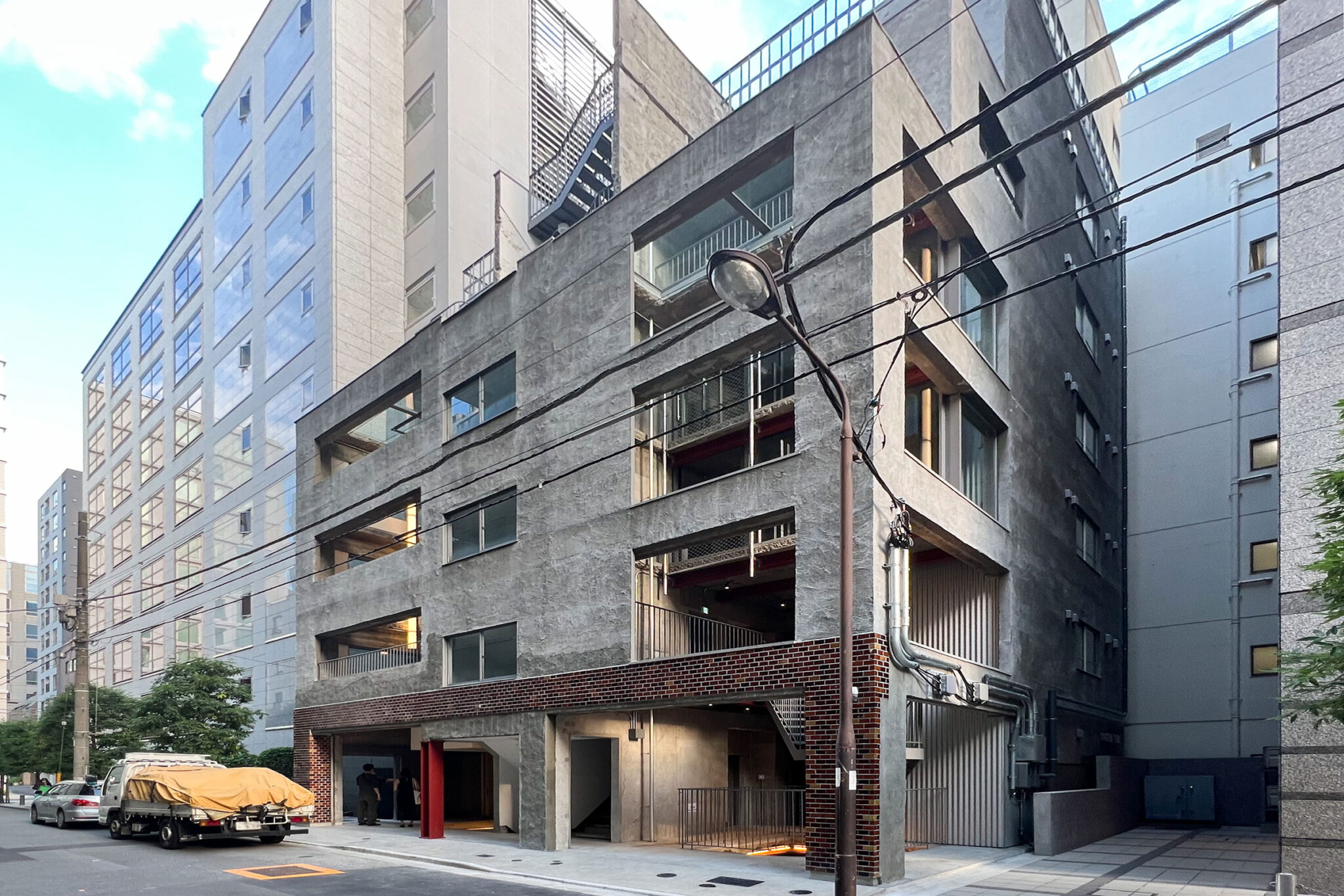 岡田ビルの全貌に迫る！最新テナント・空室状況と建て替えの真相