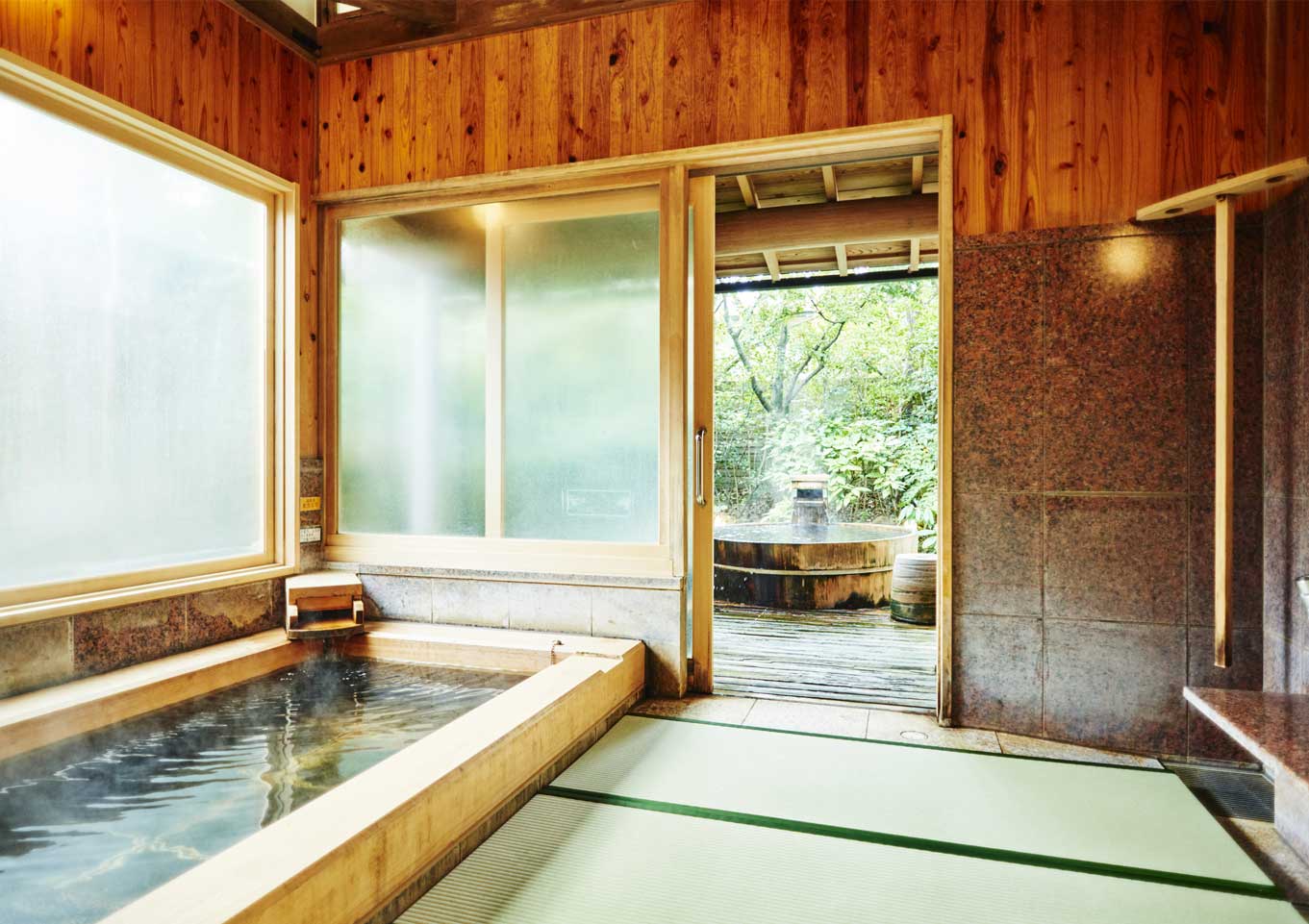 家族温泉山翠の魅力と混雑回避術！全室異なる貸切風呂の真相に迫る