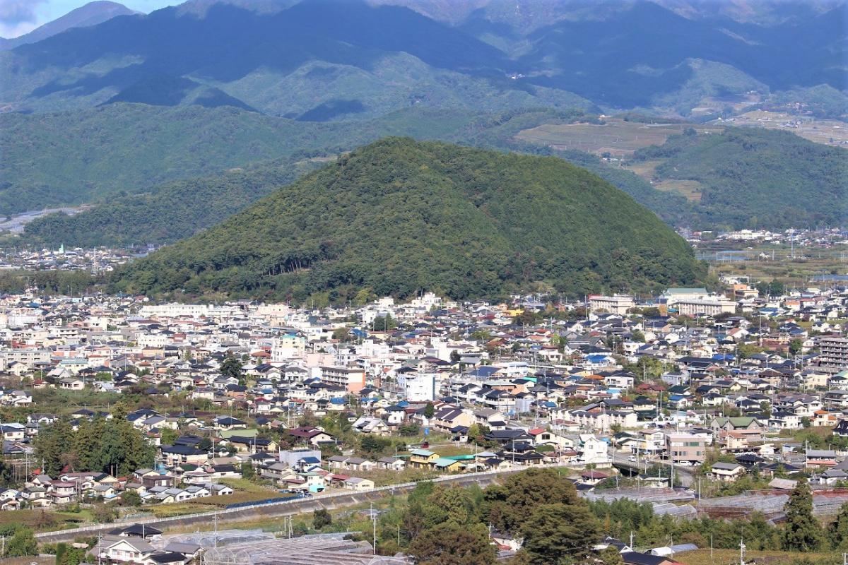 歌枕の霊峰「塩ノ山」の謎と絶景！登山ルートから歴史の真相まで徹底解剖